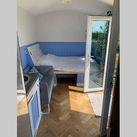 Apple Tree Hut Apartamento Tenby Exterior foto